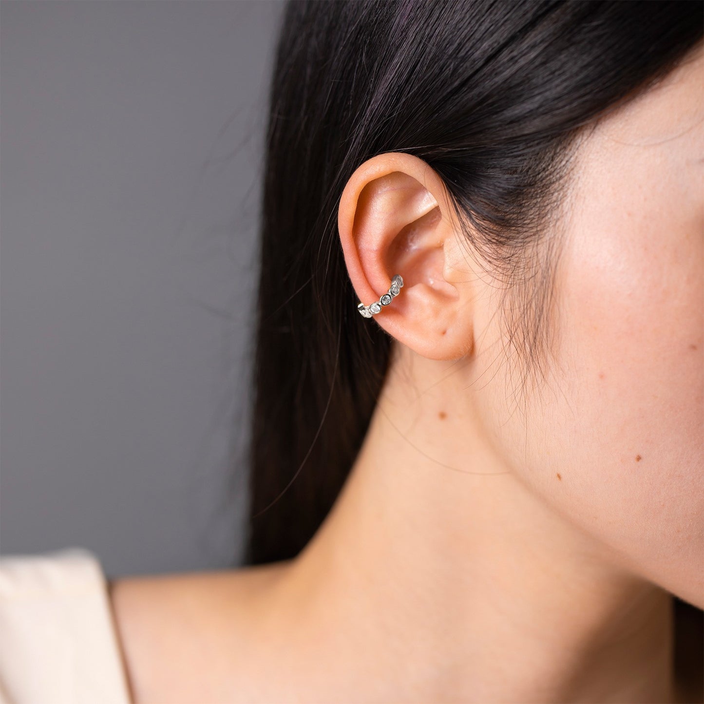 Vielring - Runde Zirkonia Steinen Ear Cuff - 925 Silber - Gold / Einzeln