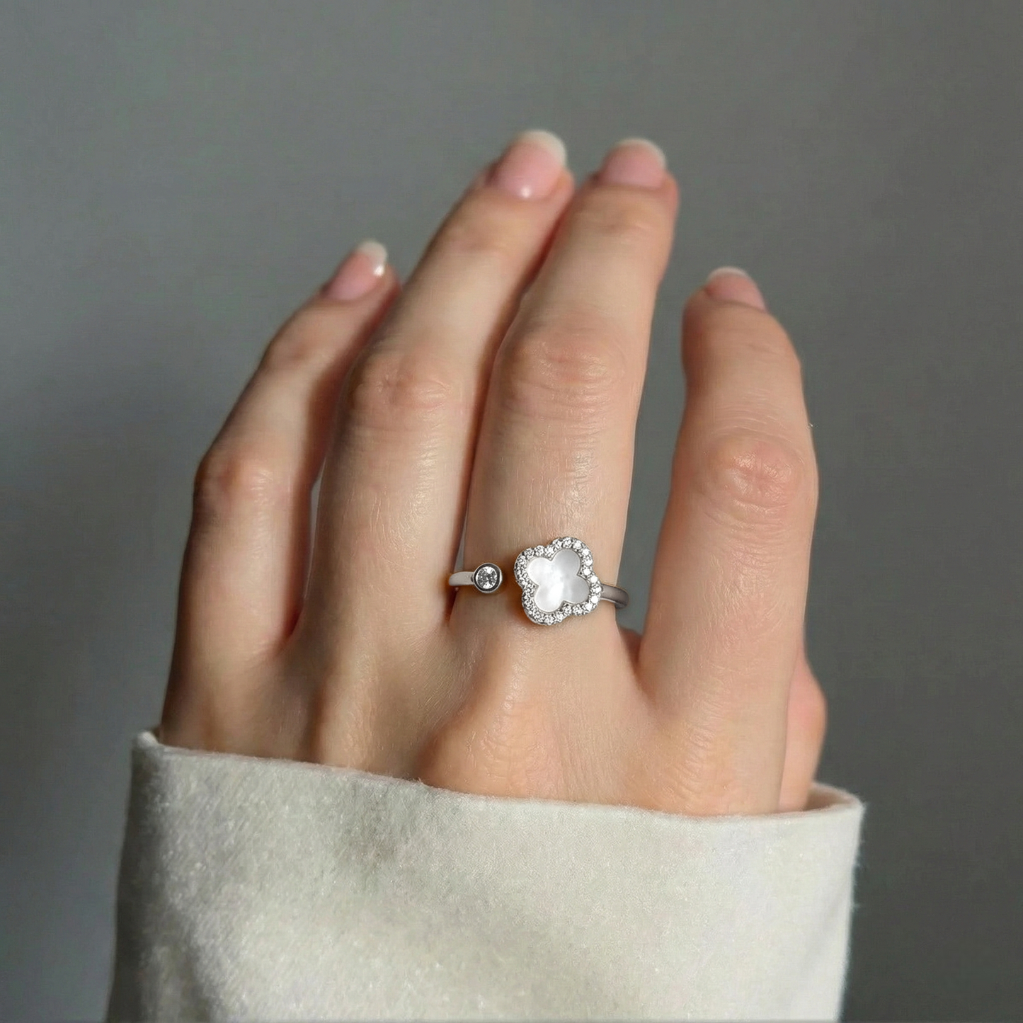 Square ring with zirconia stones - 925 silver